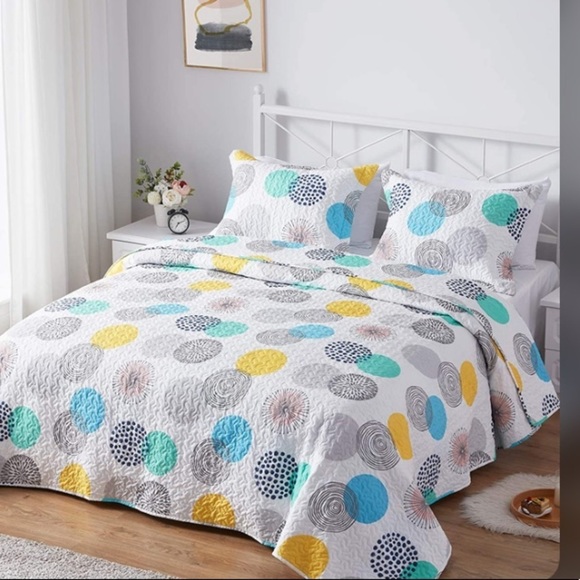 NWOT SunStyle Home Quilt Pillow Set c2. - Picture 2 of 13